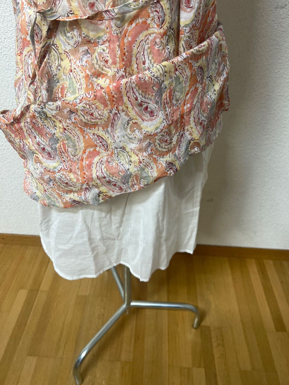 Nile Kleider: Wunderschönes neues Nile Kleid M – Neu (gemäss Beschreibung) aus Maienfeld von 8796 6