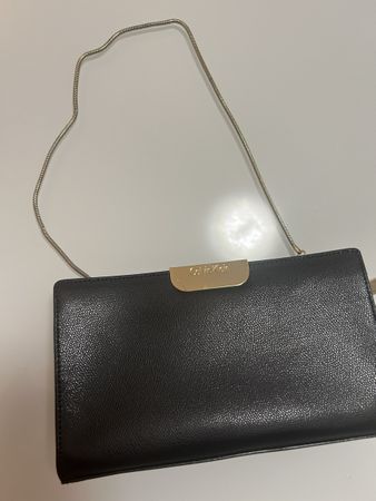 Schwarze Calvin Klein Clutch mit Kette - neuwertig!