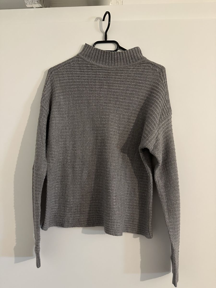 Maglioni & Felpe: Grauer Strickpullover mit Rollkragen, Grösse S – Usato da Reinach BL venduto da Alles_muss_weg00