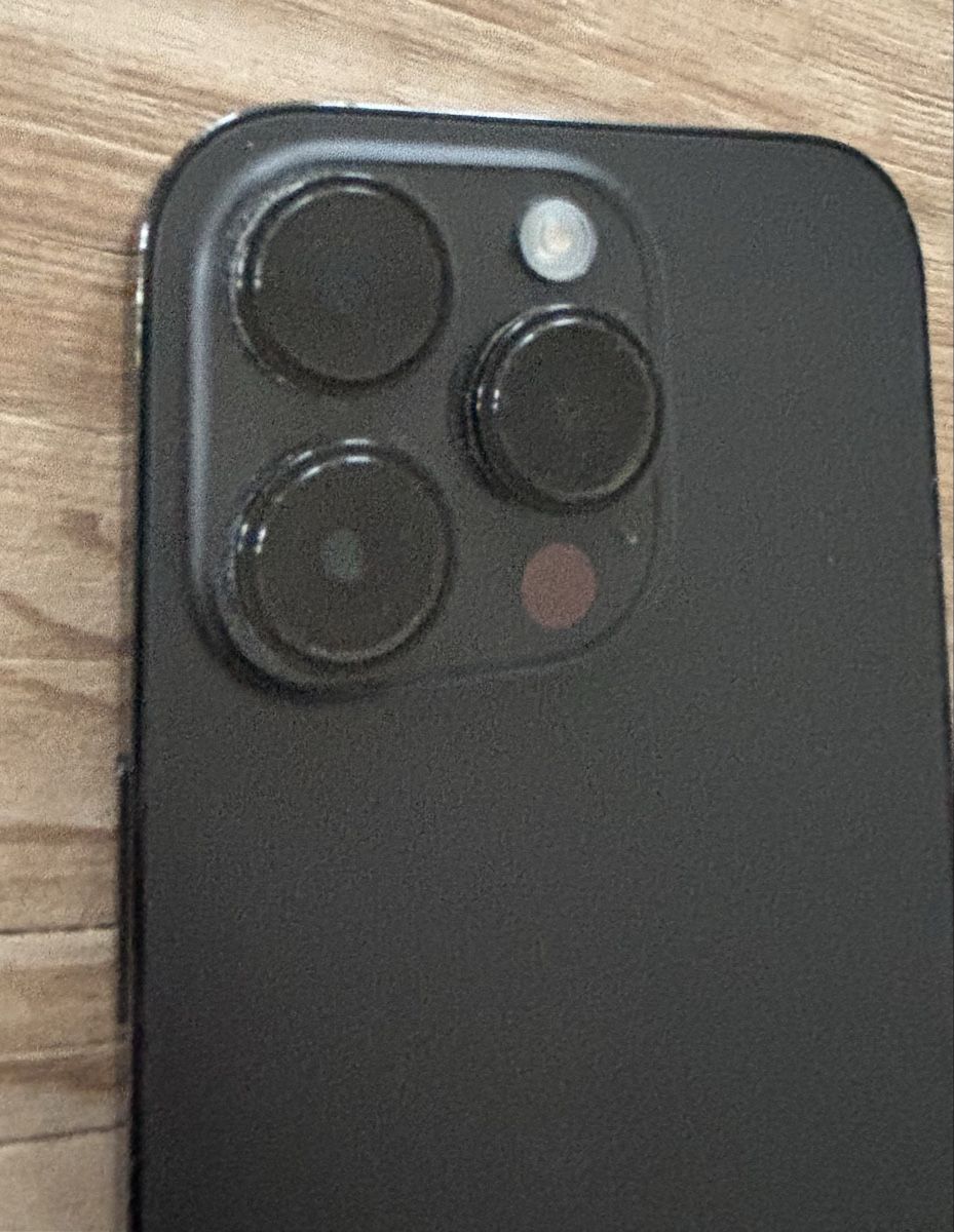 Apple Handys / Smartphones: Iphone 14 Pro mit 2 Hüllen – Gebraucht aus Pfäffikon ZH von anlimalu 9