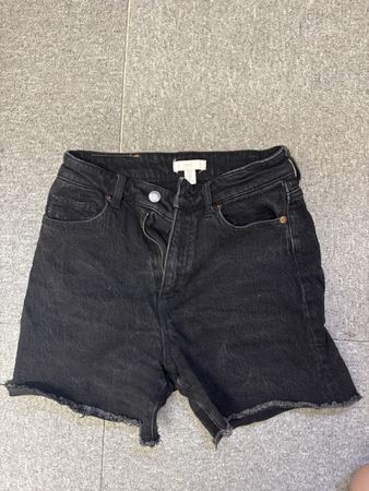 schwarze h&m jeansshorts, grösse 36