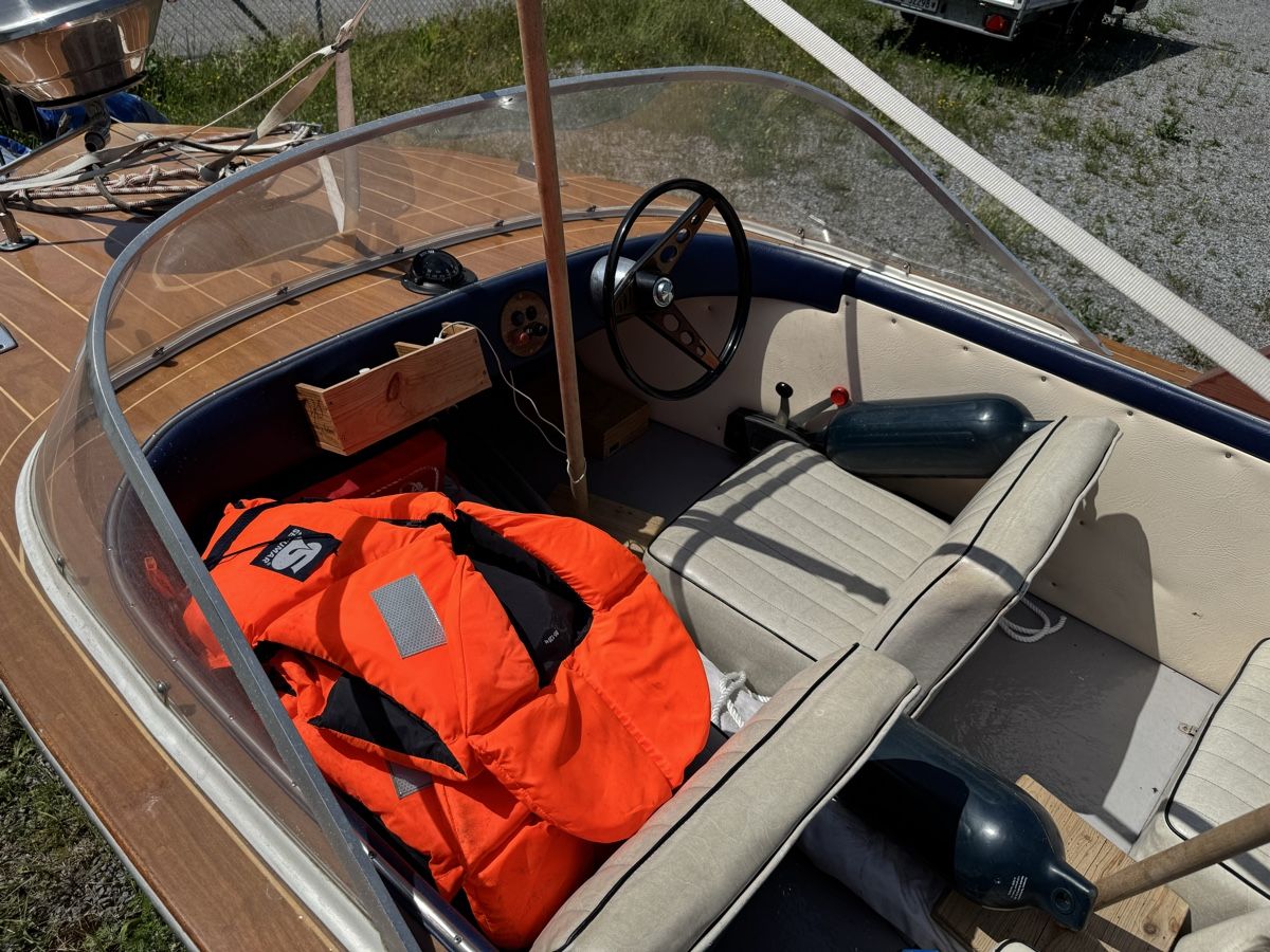 Yamaha Barche: Motorboot Yamaha 8PS und Anhänger – Usato da Niederurnen venduto da Tolhal 6