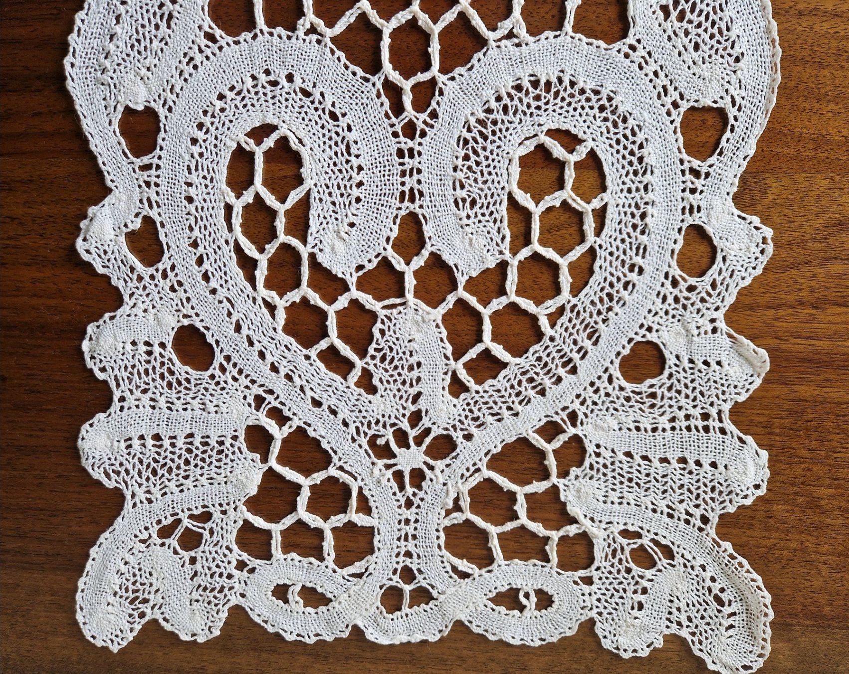 Altra biancheria da tavola: Deckeli  Klöppelsptize 24.5x54cm – Usato da Bern venduto da Antikbatik 2