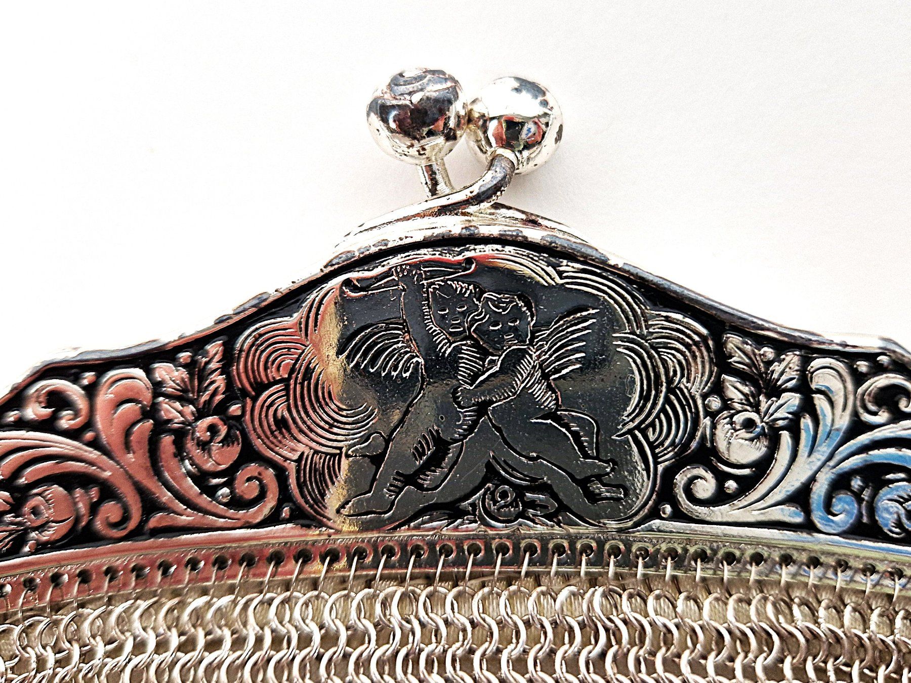 Taschen für Damen: Kettenhandtasche Vintage – Gebraucht aus Basel von Restwert_Basel 4