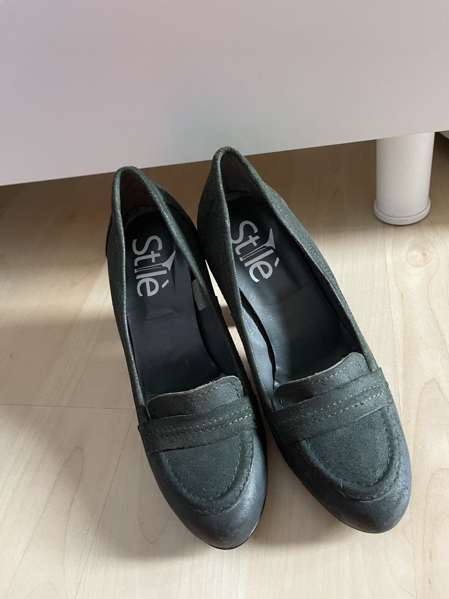 Damenschuhe: Stilè Pumps wald-grün Velour 37 – Neu und originalverpackt aus Dietikon von Nieselchen 1