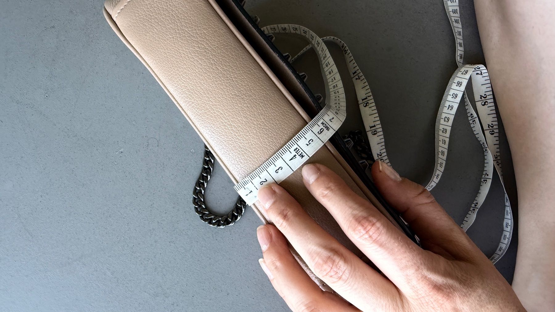 Prada Sacs femmes: Prada Chain Flap Bag Studded Calf Small Perfect Condition – D'occasion à Zürich par xs_s_artikel 8