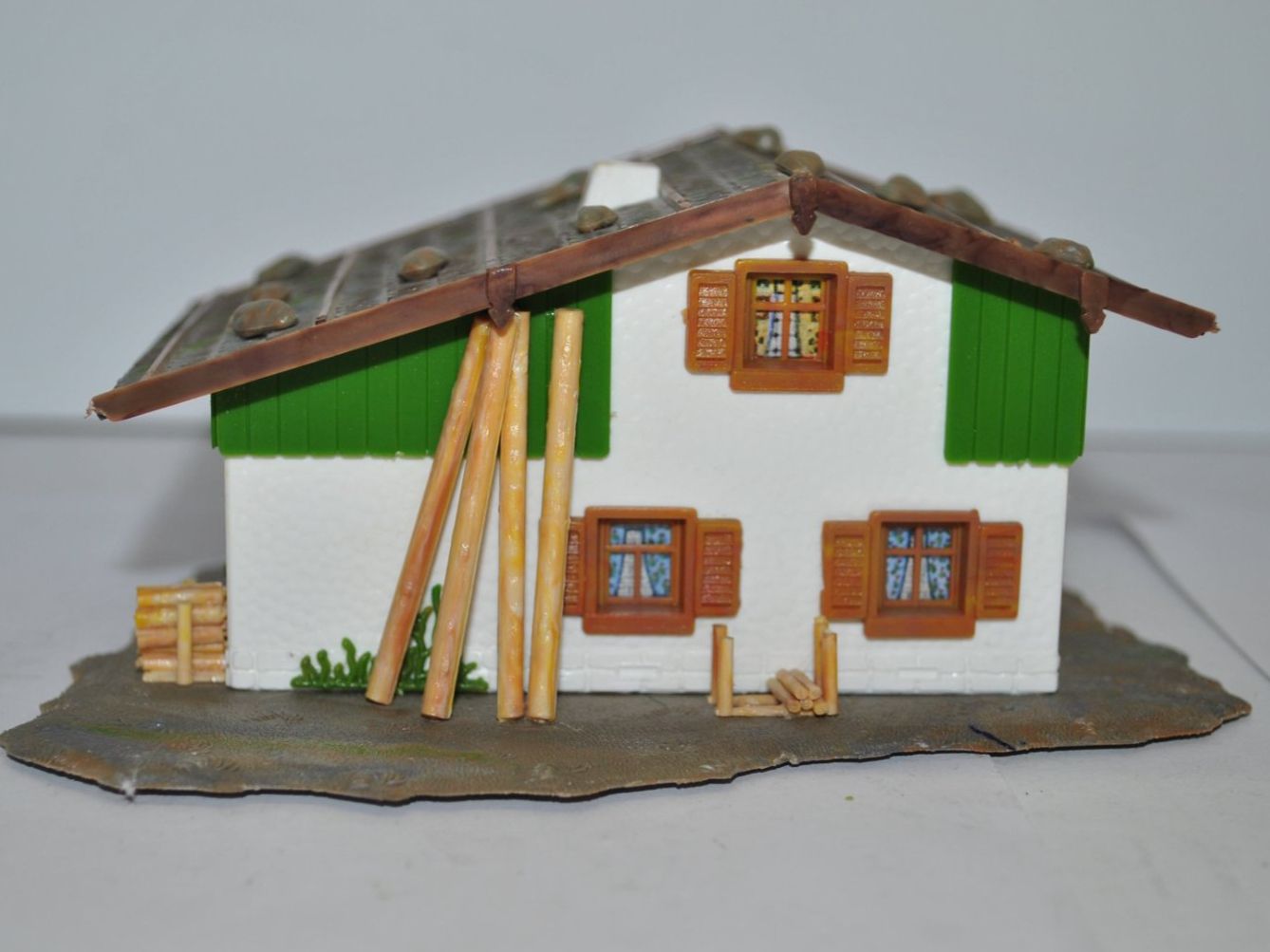 Faller Modelleisenbahnen: Faller Wohnhaus (FSZ040) – Gebraucht aus Aarwangen von Bahnsupport 2
