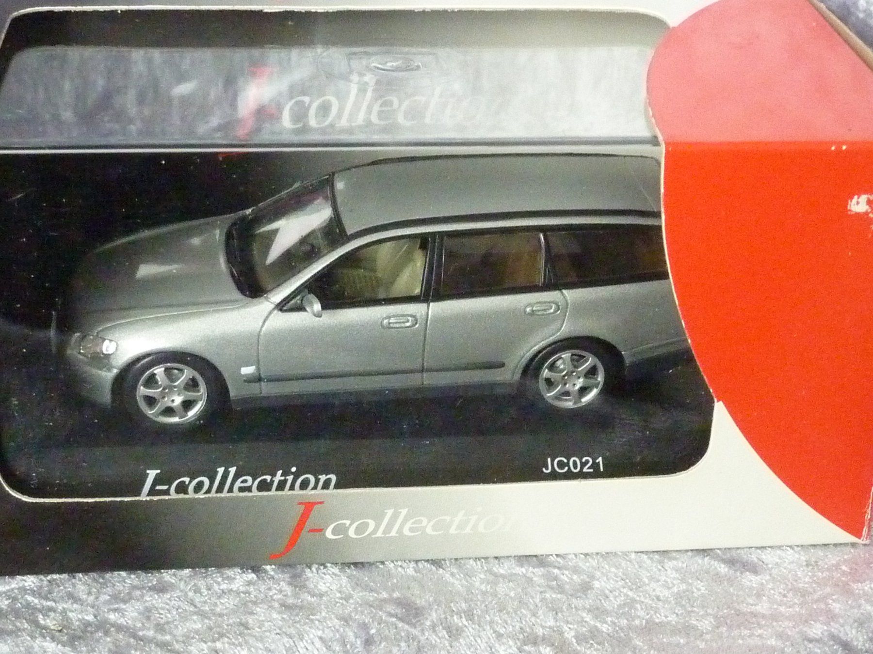 Nissan Modellini d'auto: Nissan Stagea Kombi 1:43 – Nuovo e nell'imballaggio originale da Dürrenäsch venduto da modellautos4you 3