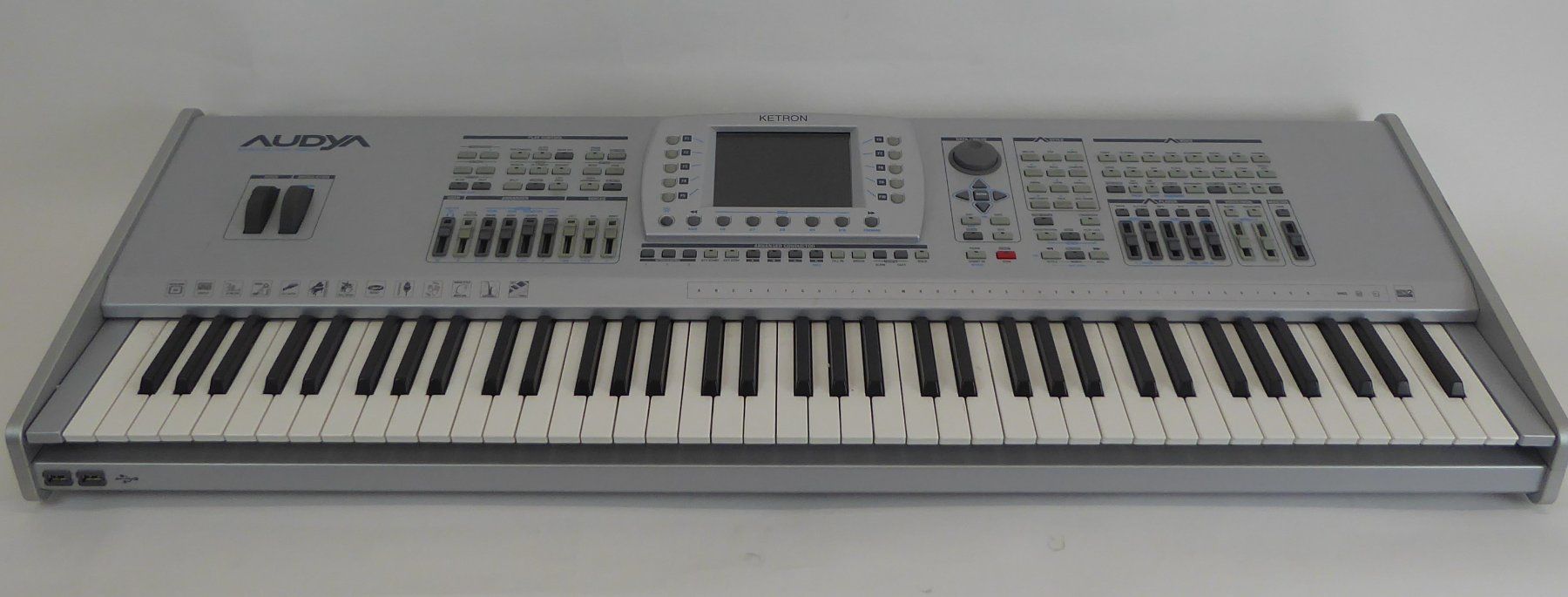 Ketron Strumenti musicali: Ketron Audya 76 Arranger-Keyboard Workstation – Usato da Bern venduto da blaukreuz-brocki_BE