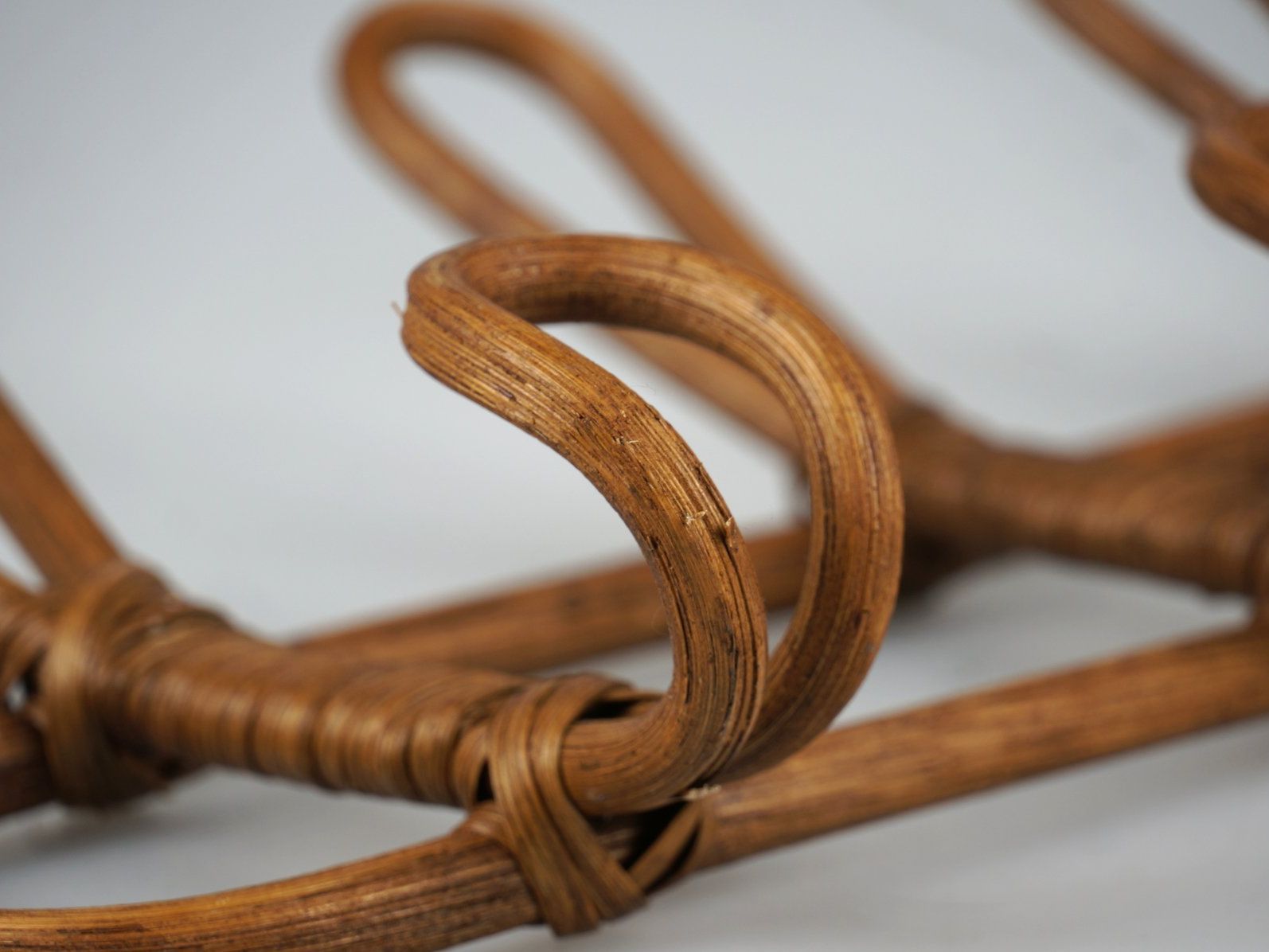 Garderobe: Rattan Hakenleiste – Gebraucht aus Rüti ZH von Restwert_Rueti_ZH 3