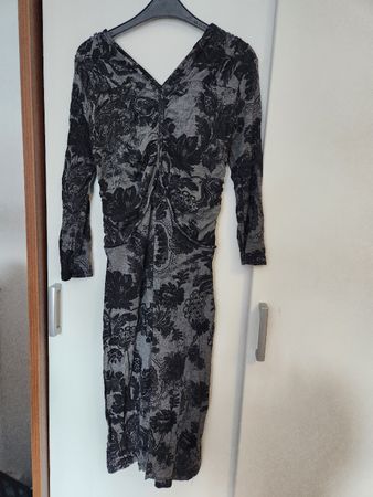 Kleid grau/schwarz mit elegantem Muster