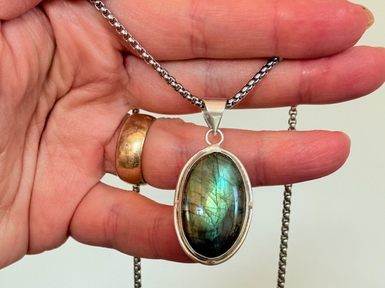 Catenine: Collier Labradorite - Élégance Naturelle ✨ – Nuovo e nell'imballaggio originale da Genève venduto da AGBERG