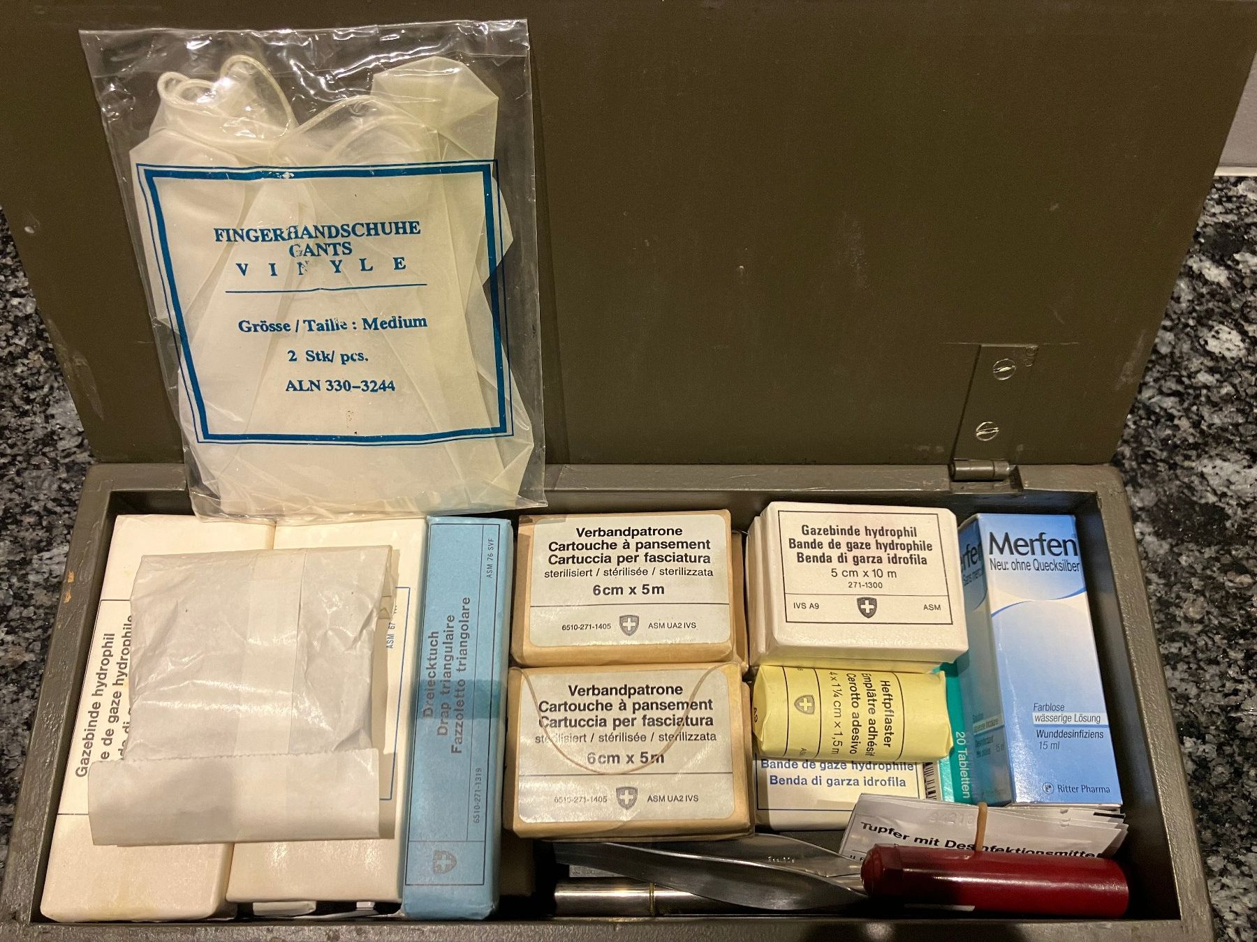 Attrezzatura & Pezzi di ricambio: Sanitätskasten, Schweizer Armee – Usato da Riedholz venduto da mastercom 2
