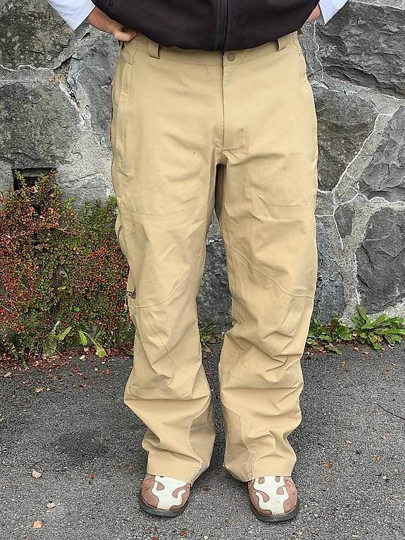 Pantaloni: Mountain Studio Skipants Gore-tex PRO – Usato da Engelberg venduto da ida_rrm8