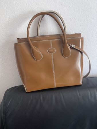 Sac à main TOD'S cuir marron porté  main/épaule bon état 
