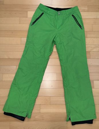 grüne Schneehose, Winterhose, Ski, Snowboard, Schlitteln