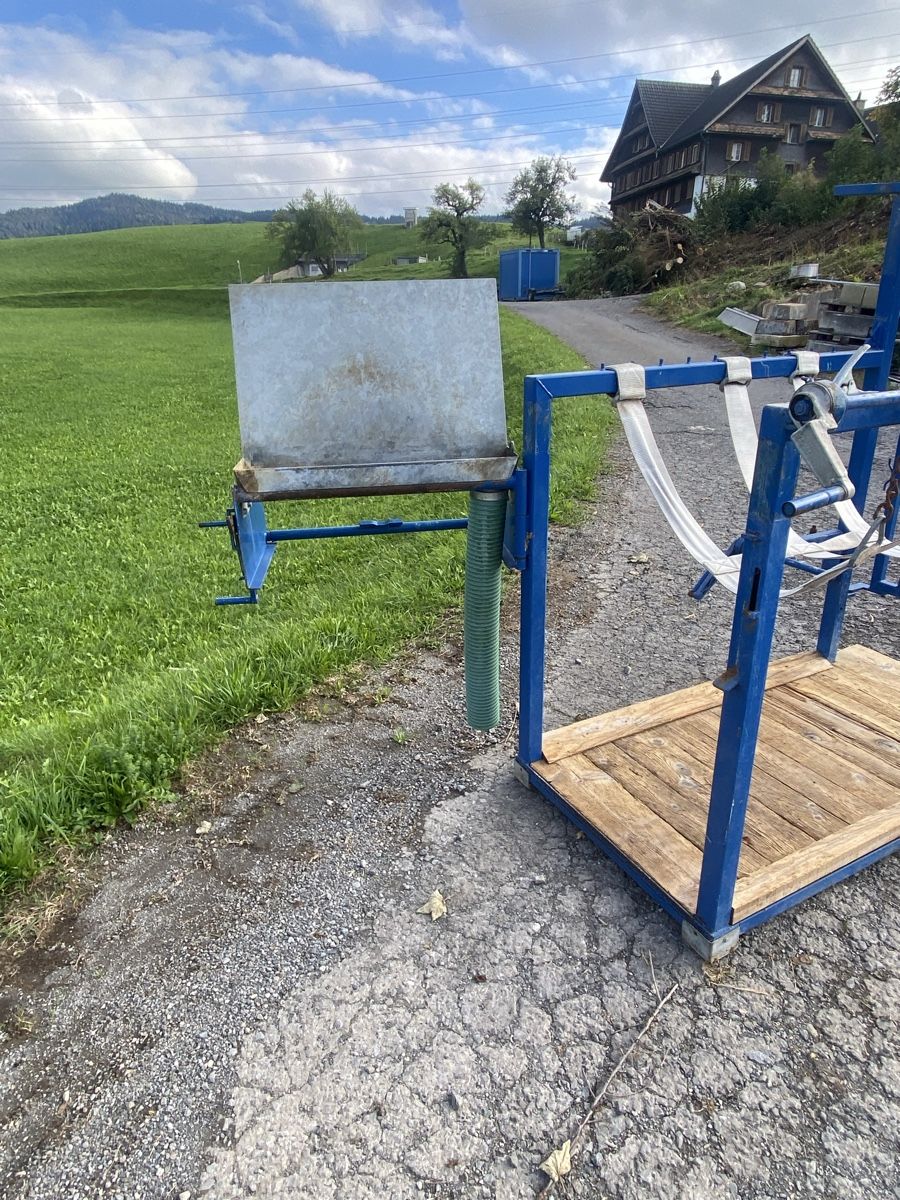 Tutte le macchine: Klauenstand Pflegestand  – Usato da Menzingen venduto da Edelmuni7 2