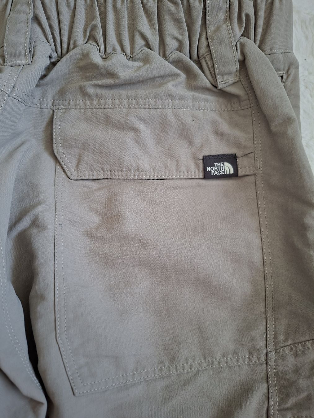 North Face Pantaloni: Pantalon transformable The North Face, Taille S, Beige  – Usato da Renens VD venduto da ser_j2fn 7