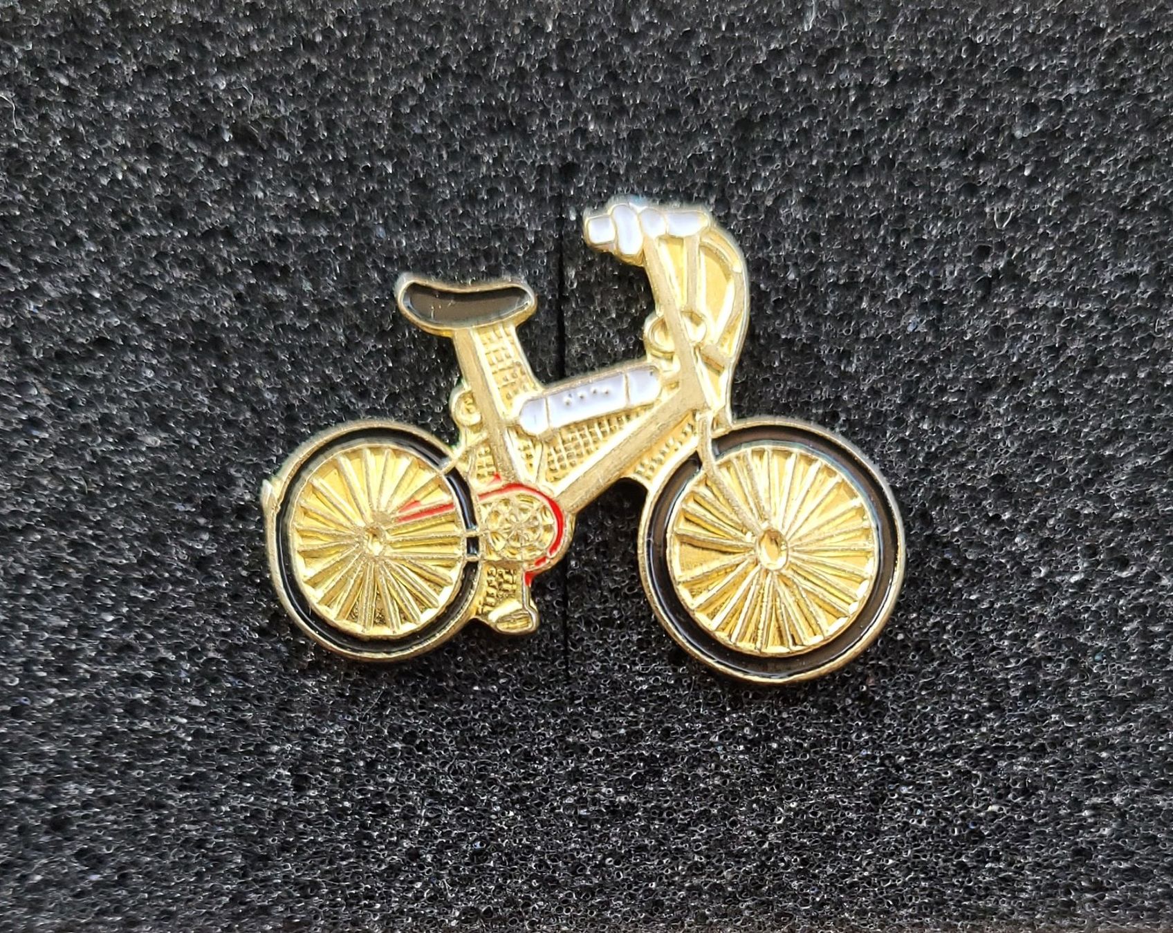 Plaquettes & Badges: Pin Bicicletta – D'occasion à Castione par Rx-stamps