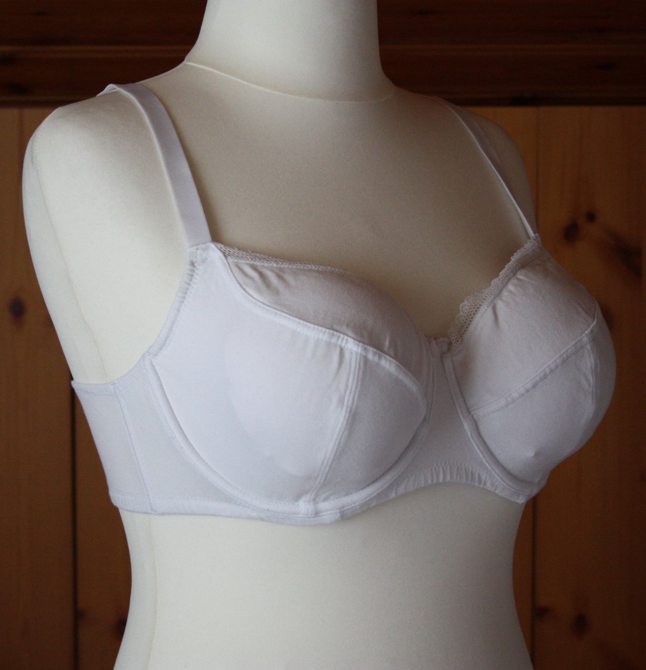 Altra biancheria intima: BH weiss 85DD (6) – Usato da Flüelen venduto da Diversicum-Curvy 1
