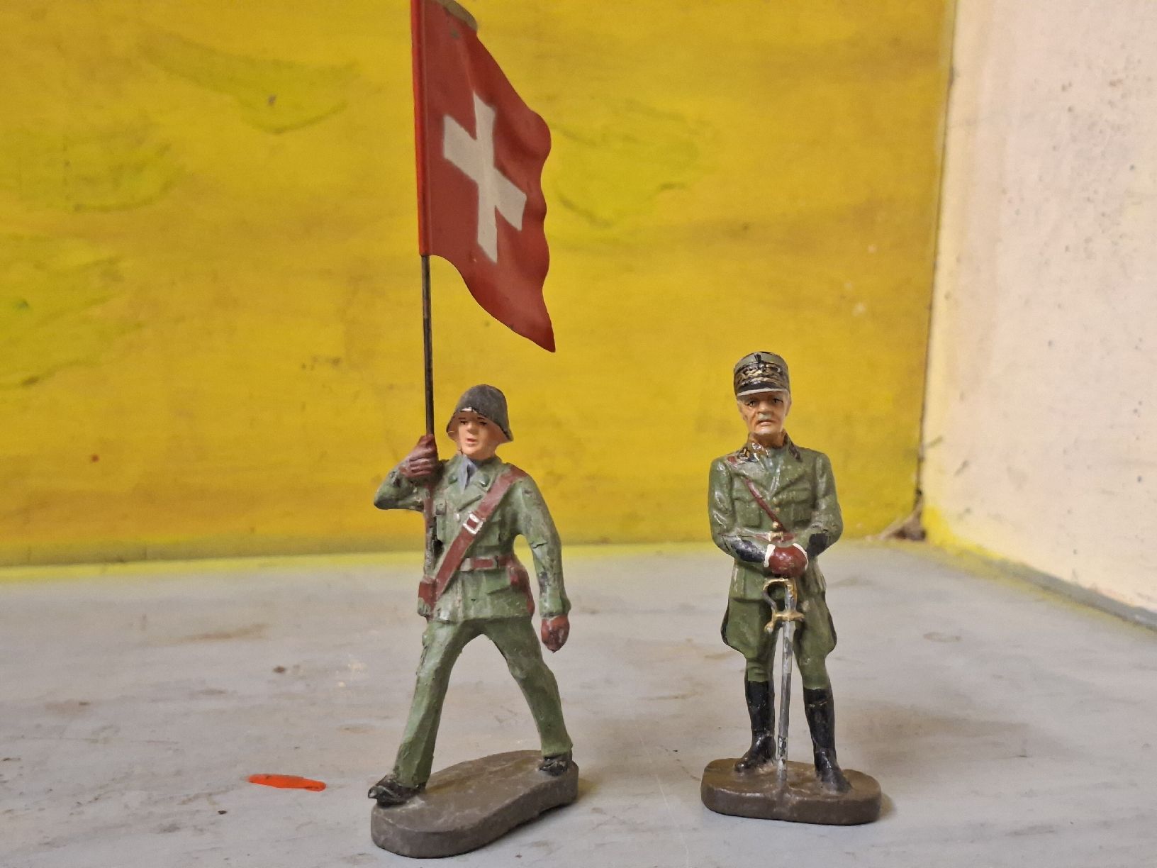 Elastolin Spielzeuge: Général Guisan et drapeau suisse Elastolin – Gebraucht aus Monthey von Jmbois