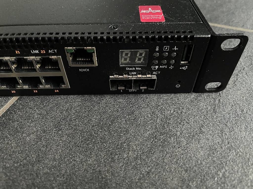 Dell Hub & Switch: 4x Dell N2024P Switch – Usato da Schötz venduto da Tech_Shop 1