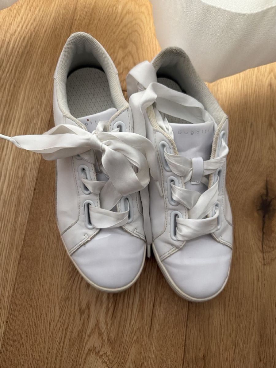 Bugatti Damenschuhe: Bugatti Sneaker, weiss – Gebraucht aus Härkingen von ana.bb 1