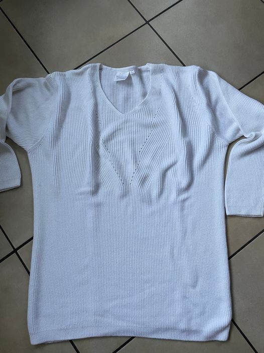 Maglioni & Felpe: Damen Pullover weiss L 64% BW und 36% Viskose – Usato da Bergdietikon venduto da antovale