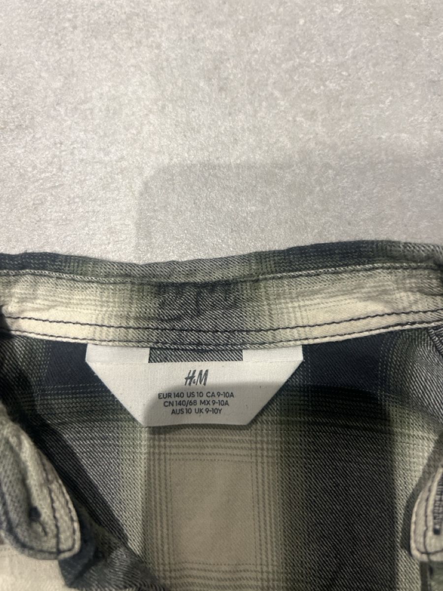 H&M Hemden, T-Shirts & Polos: Kinder Hemd H&M kariert  – Gebraucht aus Bottmingen von ale3829 1