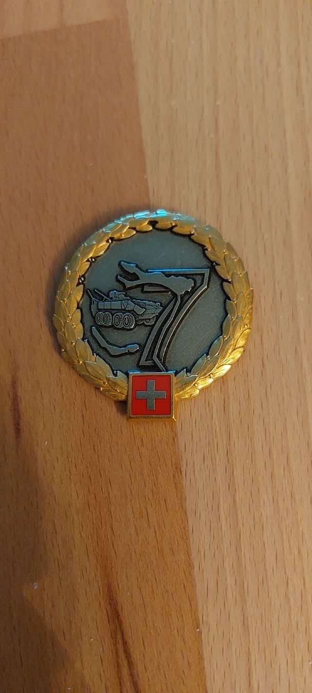 Schweizer Armee Placchette & Badge: Emblem mit Goldrand, Infanteriebrigade 7 – Usato da Sargans venduto da blauberg
