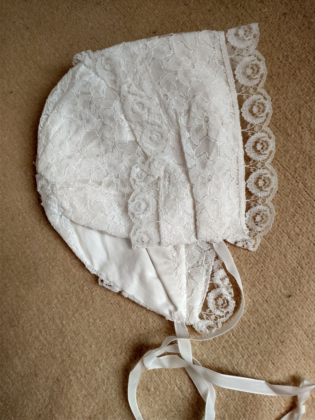 Vestiti & Gonne: Wunderschönes, antikes Taufkleid mit Häubchen, Spitze – Usato da Löhningen venduto da Chimae67 3