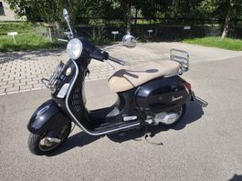 Piaggio Vespa GTS 125 schwarz 19k km Jahrgang 2007
