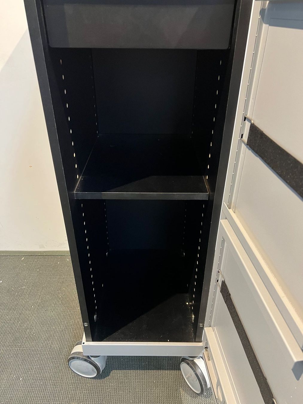 Eléments de bureau: 035 DENZ D3 Rollcaddy / Rollcontainer – D'occasion à Wangen an der Aare par TBYN 5