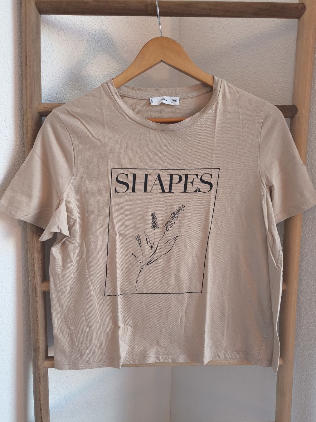 Mango T-shirt: Mango T-shirt, Gr. M, beige – Usato da Niederrohrdorf venduto da yan_zkz6