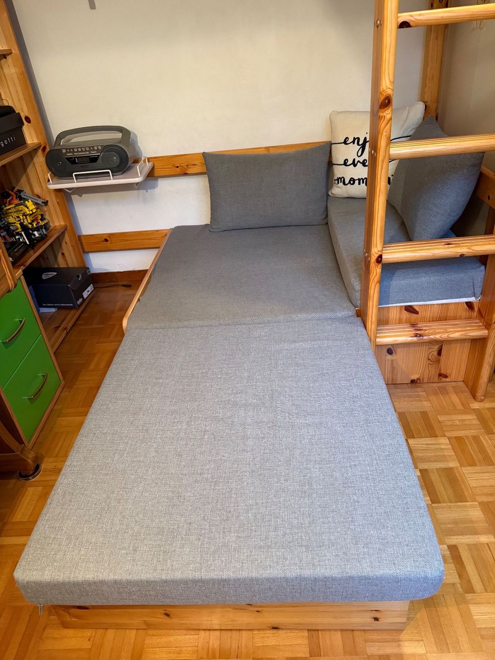 Flexa Letti: Flexa Hochbett und -Zimmer komplett – Usato da Adliswil venduto da Geko35.66 1