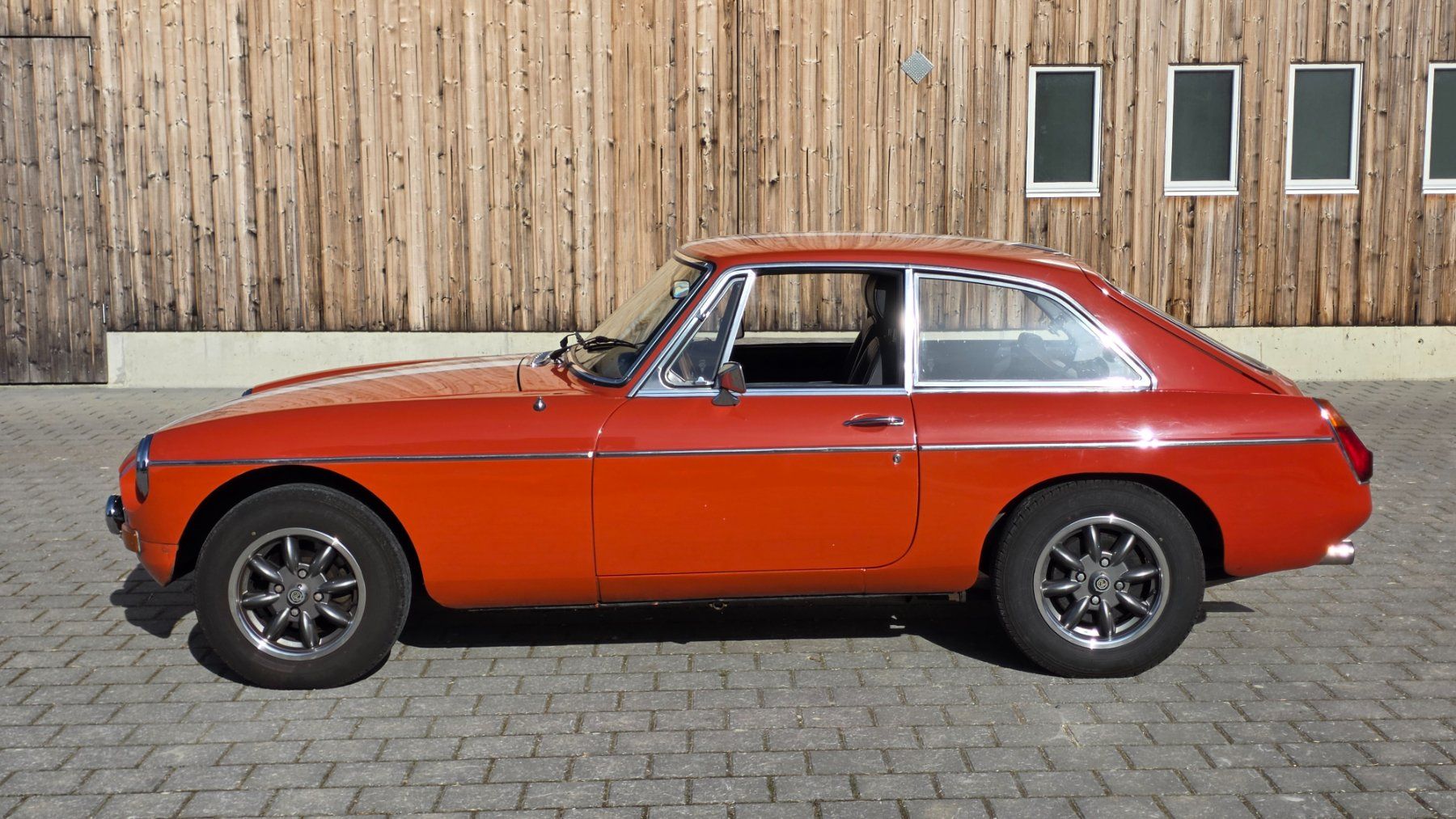 MG Automobili: MG B GT – Usato da Reinach AG venduto da Goldtimer 1