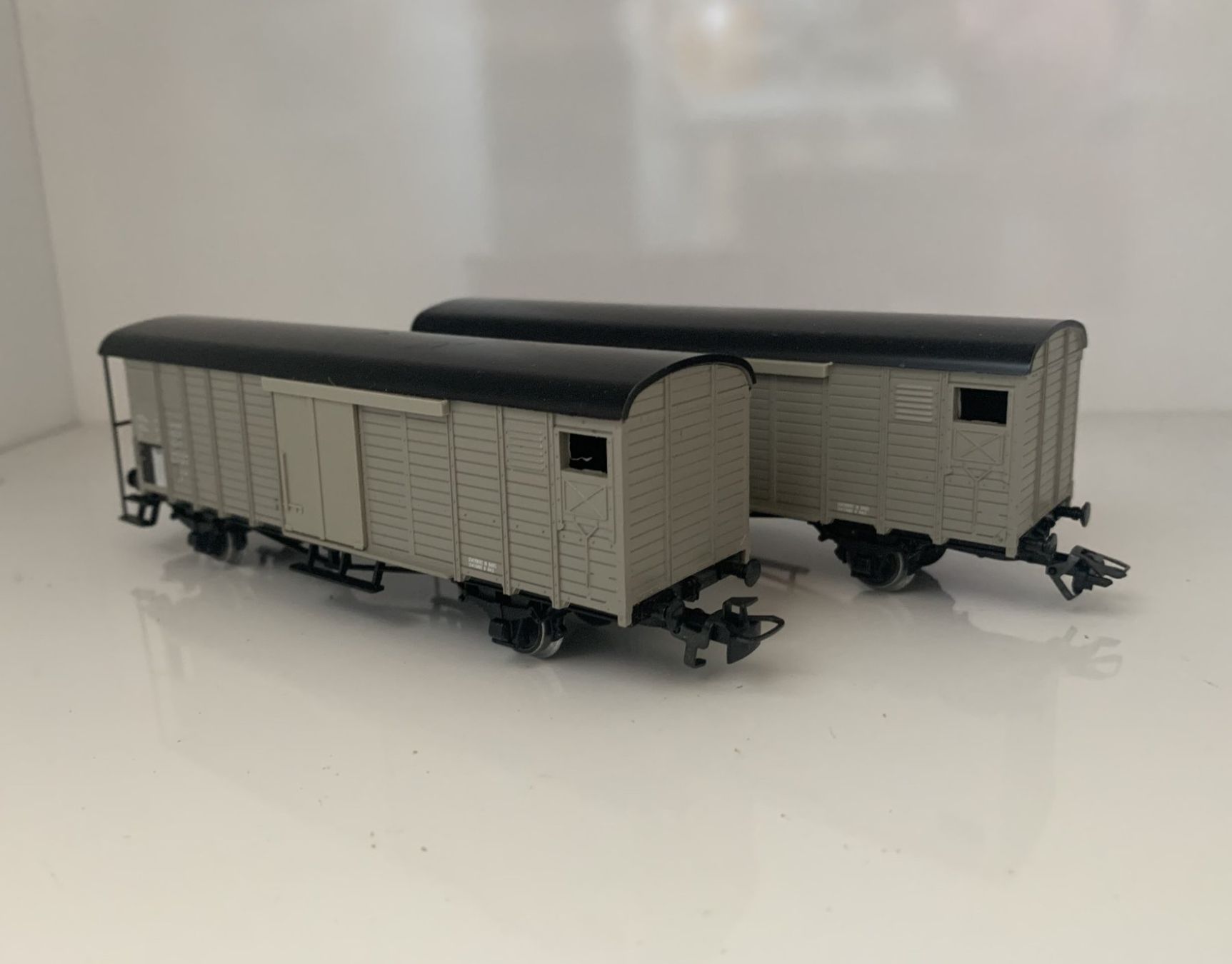 Märklin Modelleisenbahnen: Zwei gedeckte SBB Güterwagen Märklin H0 – Gebraucht aus Volketswil von zwitsch33 1