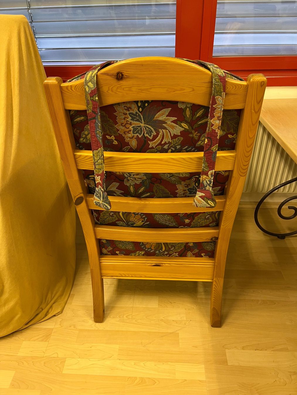 Sessel: Relaxsessel mit Kopfkissen – Gebraucht aus Hinterkappelen von Jackpot555 2