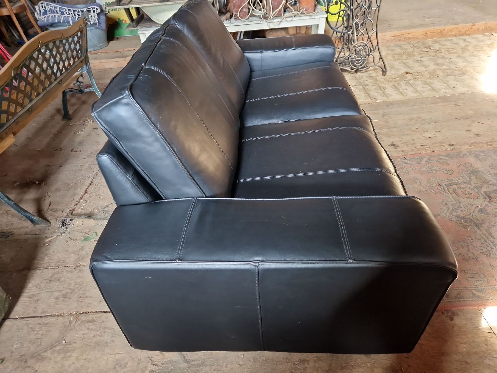 Sofas: Sofa Leder Zweiplätzer – Gebraucht aus Krinau von Stangensellerie
