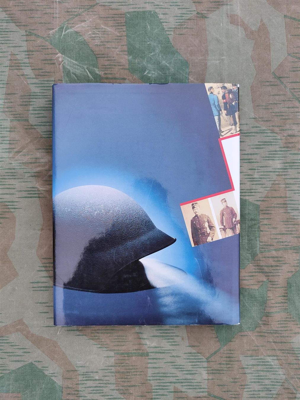 Schweizer Armee Uniformi: Buch Militäruniformen 1852 bis 1992 – Usato da Bauma venduto da SwissMilitaria 1