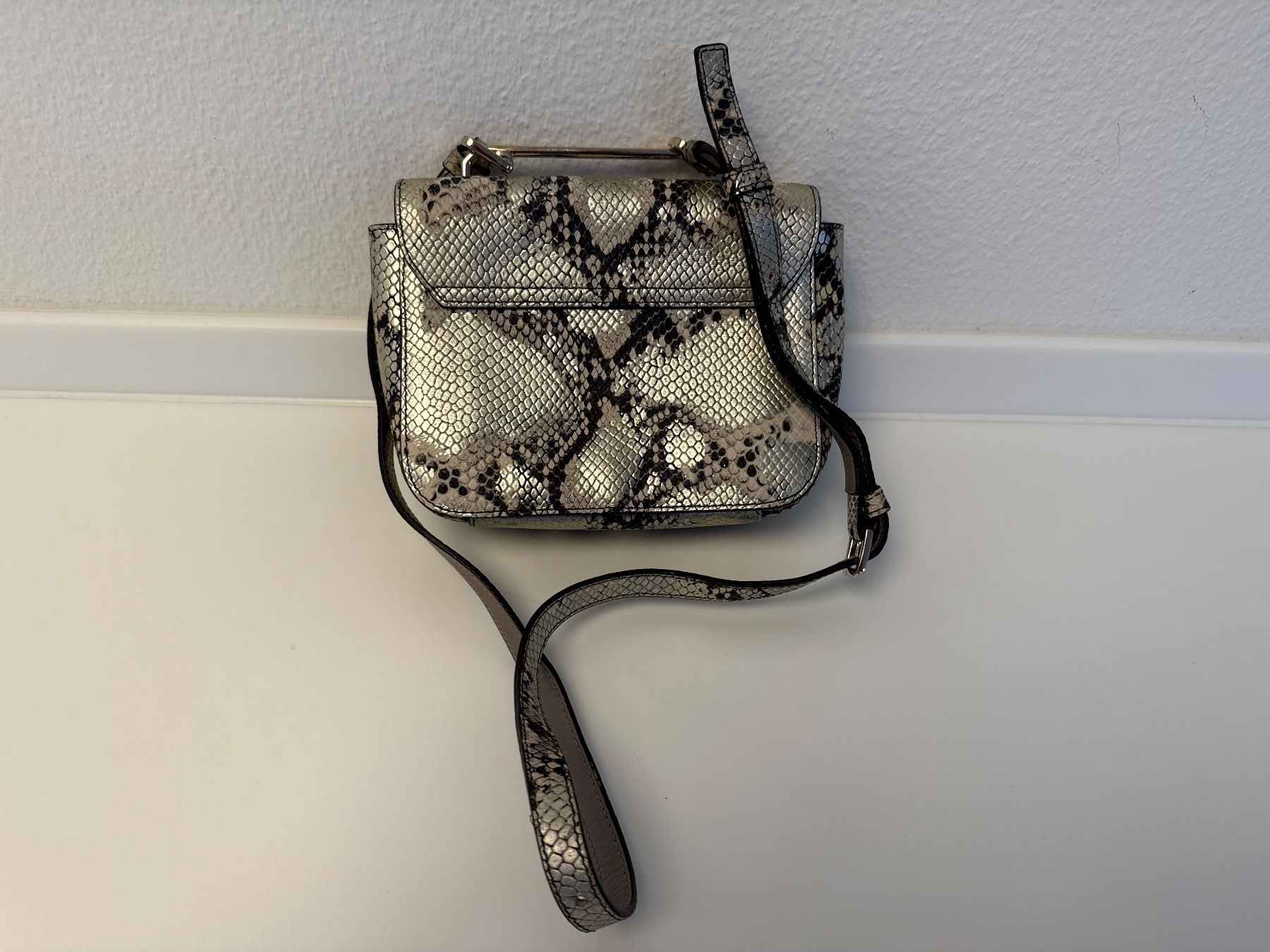 Furla Borse da donna: FURLA Schultertasche / Crossbody – Python-Look Beige – Usato da Baar venduto da roroxli07 1