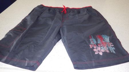 Badeshorts, Grösse 4XL, 2 Seitentaschen, Länge 62 cm