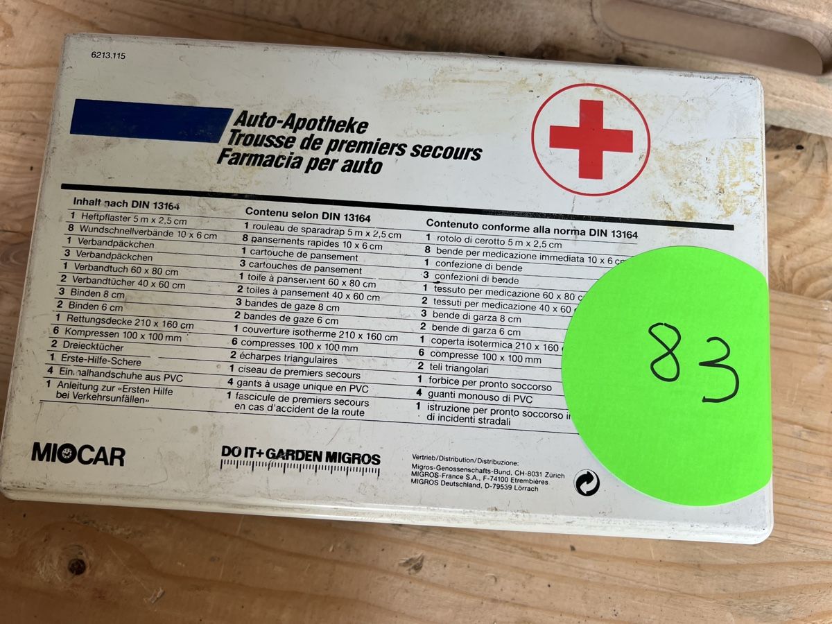Mallettes de secours: Auto Apotheke  – D'occasion à Neuenhof par Willi111
