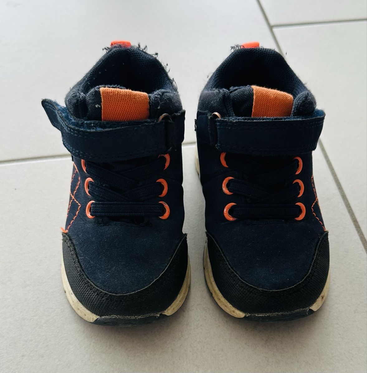 Dosenbach Scarpe per ragazzi: Schuhe, Grösse 22, dunkelblau/orange! – Usato da St.Gallenkappel venduto da art_67gq 1