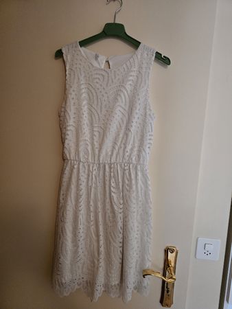 Sommerliches, weisses Spitzenkleid von Only, Gr. M