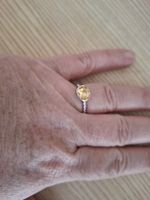 Silber Ring mit gelbem Stein, ohne Punze. Gr. 60