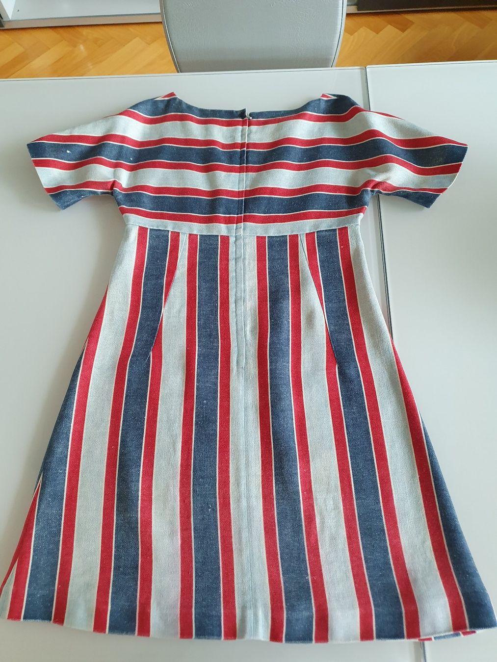 Dolce & Gabbana Vestiti: Robe Dolce & Gabbana rayée, 40 IT – Nuovo (secondo la descrizione) da Grand-Lancy venduto da kri_qk5y 6