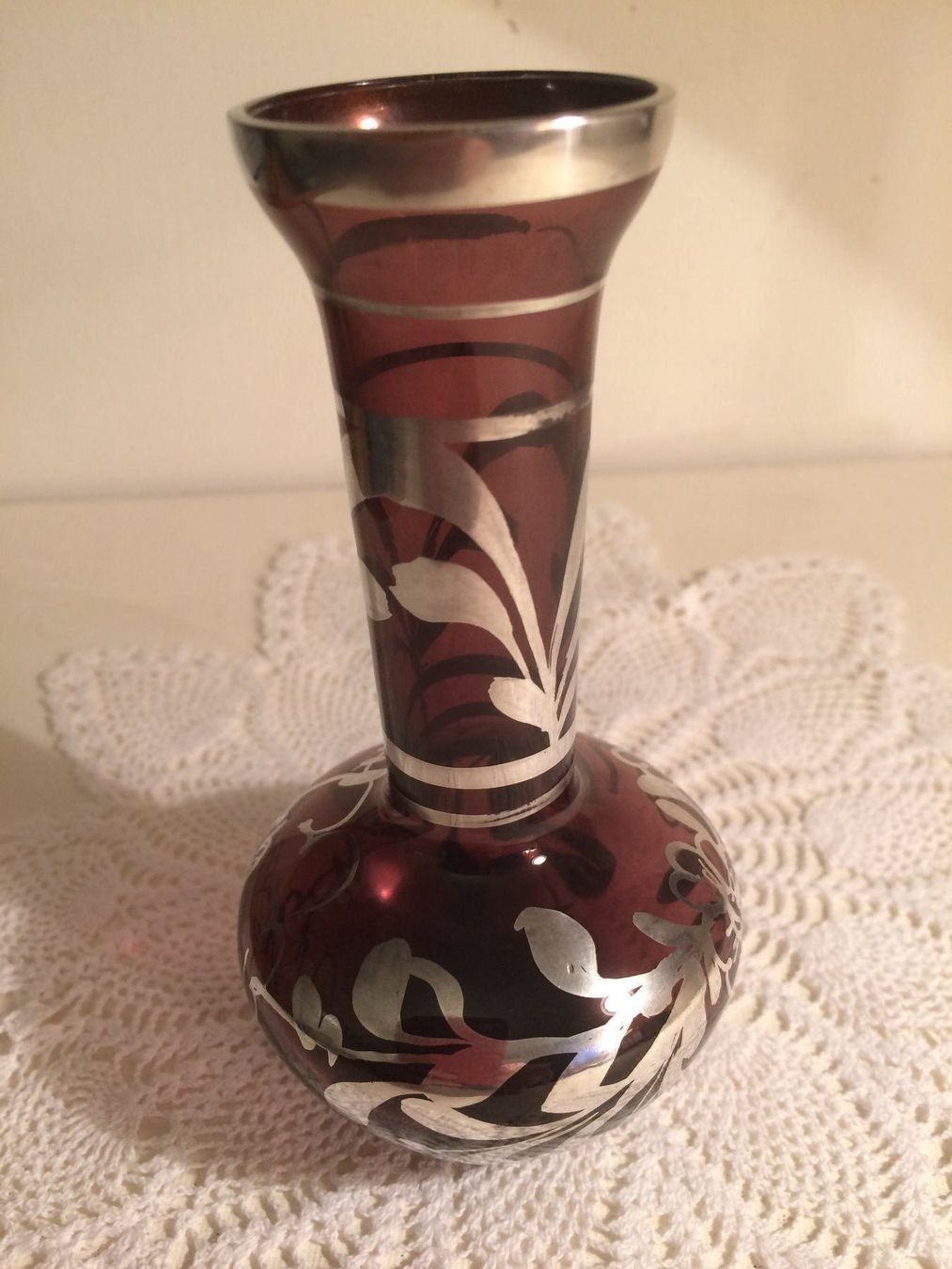 Vasen & Gefässe: Alte kleine violette Vase aus Glas – Gebraucht aus Zürich von suschi04 2