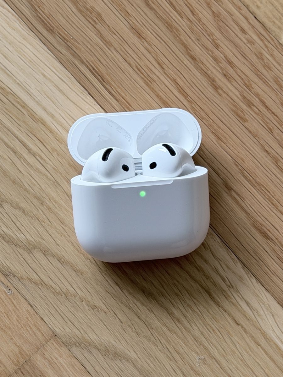 Apple Casques audio: Apple AirPods 4 – D'occasion à Waldkirch par ItaloFam