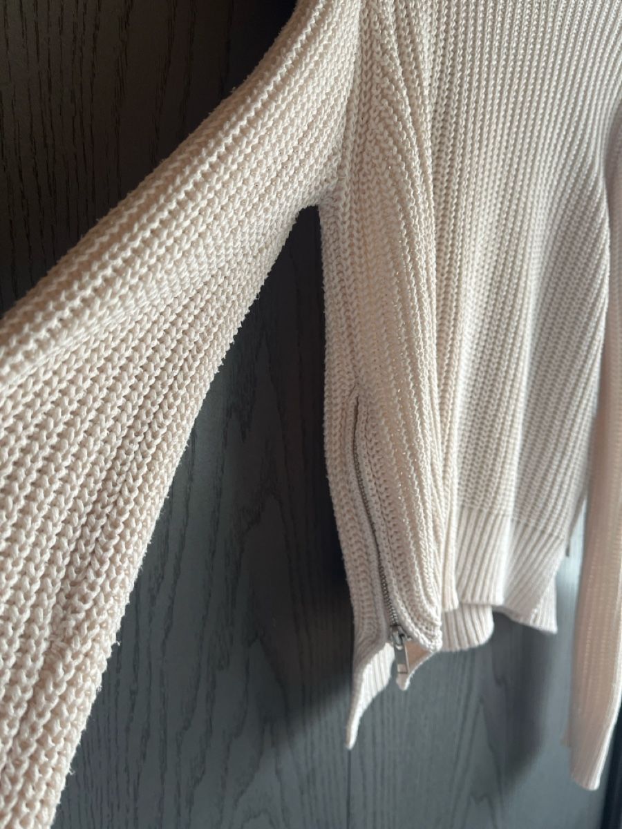 H&M Pullover & Sweatshirts: Pull en maille rose clair – Gebraucht aus Le Locle von Ophelhugy 2